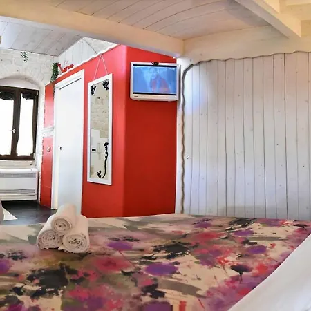 Bed & Breakfast L'Angolo Di Gaudi, Casa Mila Putignano