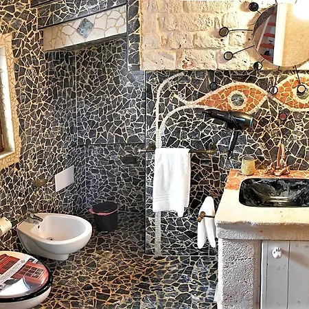 ベッド・アンド・ブレックファスト L'angolo Di Gaudi, Casa Mila 3*